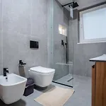 Apartmán 2br At Cafe Flora - Skanderbeg Square Area Tirana