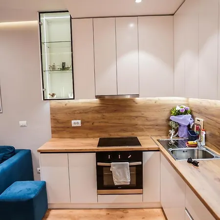 2br At Café Flora - Skanderbeg Square Area * Tirana