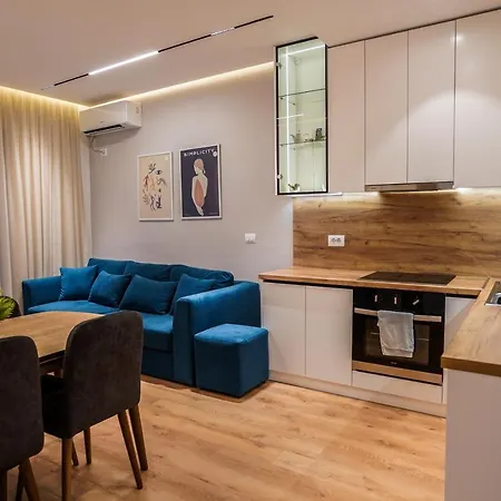 2br At Cafe Flora - Skanderbeg Square Area * Tirana