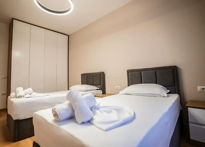 Appartement 2br At Café Flora - Skanderbeg Square Area