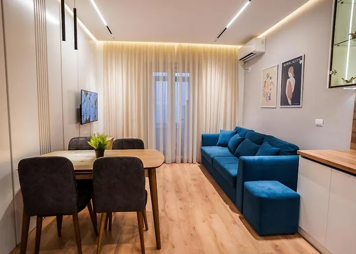 Appartement 2br At Café Flora - Skanderbeg Square Area Tirana